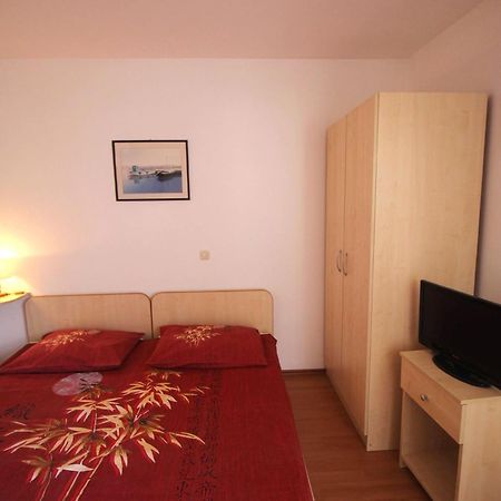 Apartments Ivka Omiš Oda fotoğraf