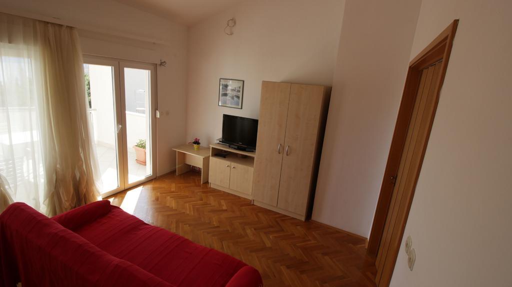 Apartments Ivka Omiš Oda fotoğraf